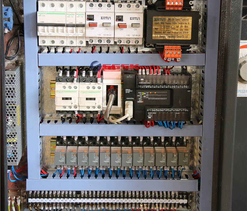 转角度锯床GHZ42系列锯床转角度锯床金属带锯床自动锯床自动送料